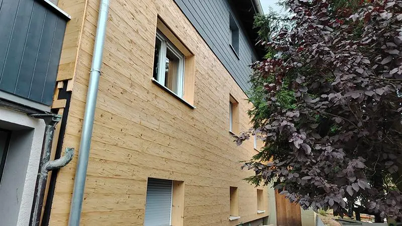 Hinterlüftete Holzfassade als Teil der Gebäudehülle
